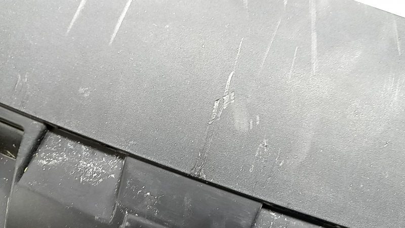 Губа переднего бампера Volvo XC40 19-22 структура, царапины