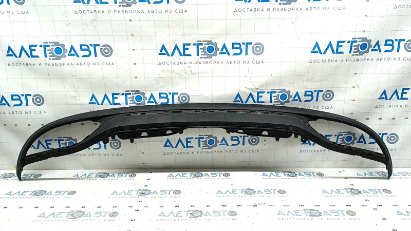 Губа заднего бампера Mercedes C-class W205 300/350e/350h/400 15-18 без парктроников, структура, царапины