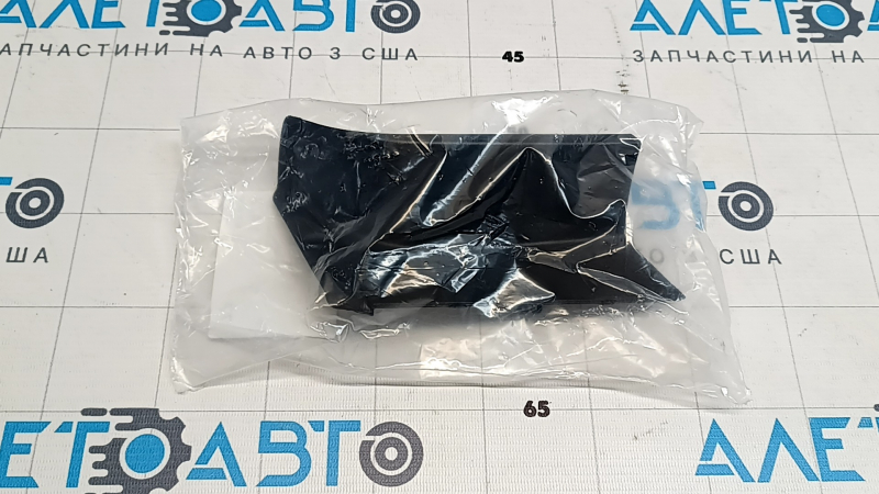 Накладка фонаря внешнего левая Audi A6 C7 16-18 рест