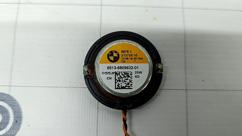 Динамик пищалка в торпеде BMW X5 G05 19-26 Harman Kardon
