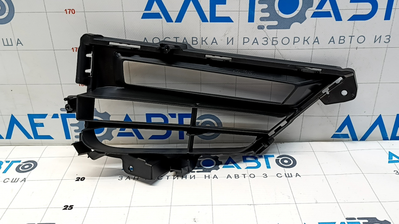 Решетка переднего бампера левая Honda CRV 20-22 hybrid под ПТФ