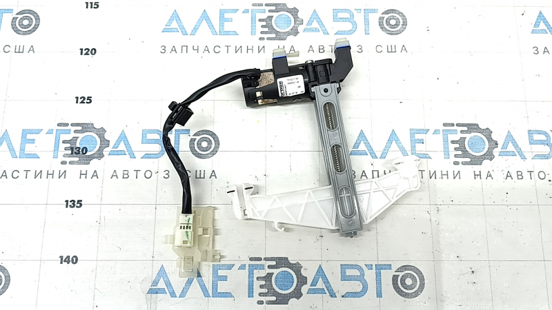 Мотор регулировки подголовника пассажирского сиденья BMW X5 G05 19-22
