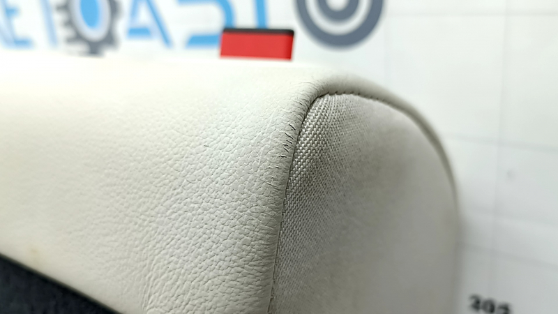 Спинка заднего ряда 2 ряд правая BMW X5 G05 19-22 под 2 ряда, кожа Elfenbein-Weiss, под чистку, царапины