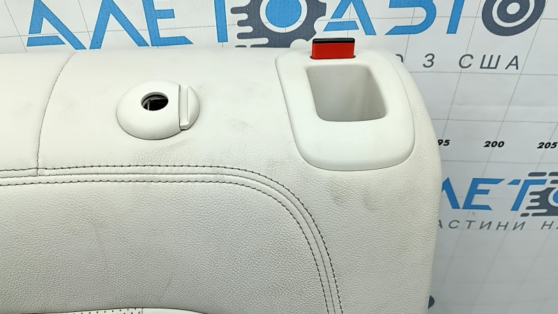 Спинка заднего ряда 2 ряд левая BMW X5 G05 19-22 под 2 ряда, кожа Elfenbein-Weiss, под чистку, вмятины