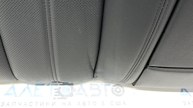 Спинка с отсеком для ремня, модель Audi A6 2012-2018, показывается состояние детали.