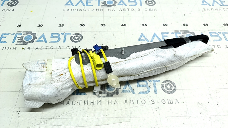 Крупный план кабеля подушки безопасности airbag для Toyota Highlander 2020-2026