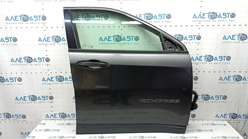 Дверь в сборе передняя правая Jeep Compass 17-26 keyless, графит PAU, тычка, скол, царапины на накладке