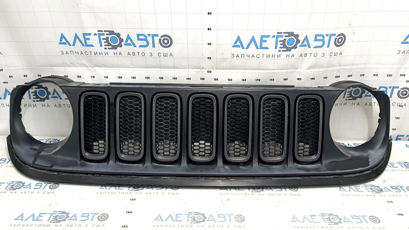 Решетка радиатора grill в сборе Jeep Renegade 15-18 черный, графит вставки, Trailhawk, побелел пластик, обломаны направляющие