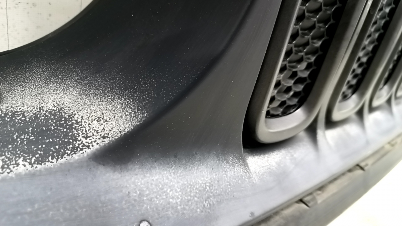Решетка радиатора grill в сборе Jeep Renegade 15-18 черный, графит вставки, Trailhawk, побелел пластик, обломаны направляющие