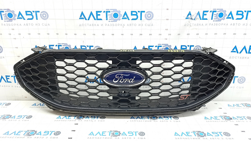 Решетка радиатора grill Ford Edge 19-24 в сборе со значком, под камеру, ST, царапина, песок