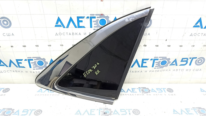 Боковая форточка для Ford Escape 2020-2026, задняя правая, в отличном состоянии.