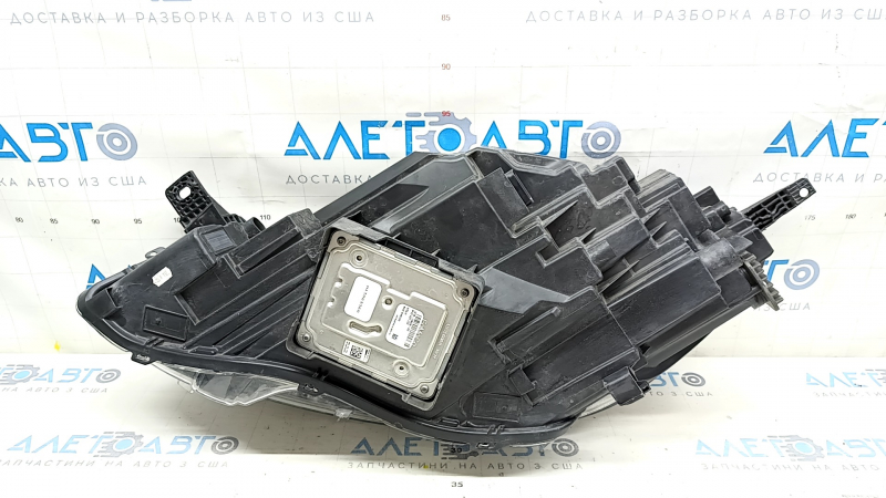 Фара передняя правая в сборе Ford Escape MK4 20-22 LED, царапины, трещина, полез лак