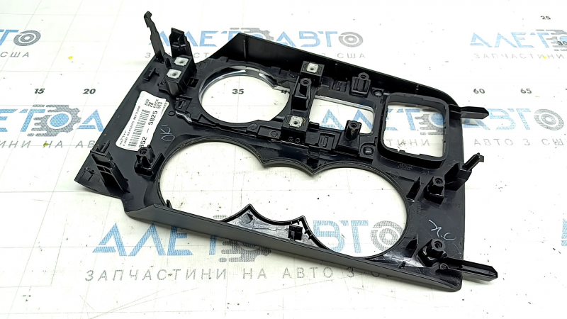 Накладка центральной консоли Ford Escape MK4 20-26 черная, структура, хром обрамление, надломано крепление, царапины