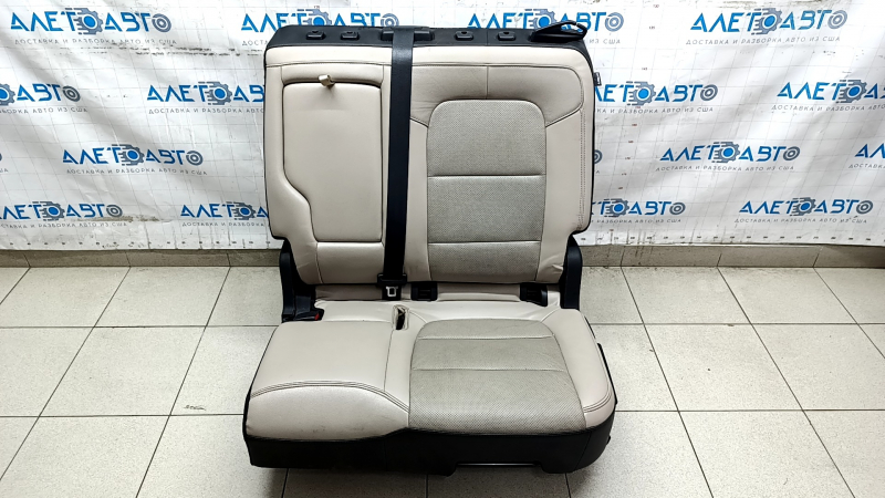 Заднее сиденье для Ford Escape 2020-2026, хорошее состояние, присутствуют царапины и трещина на накладке.