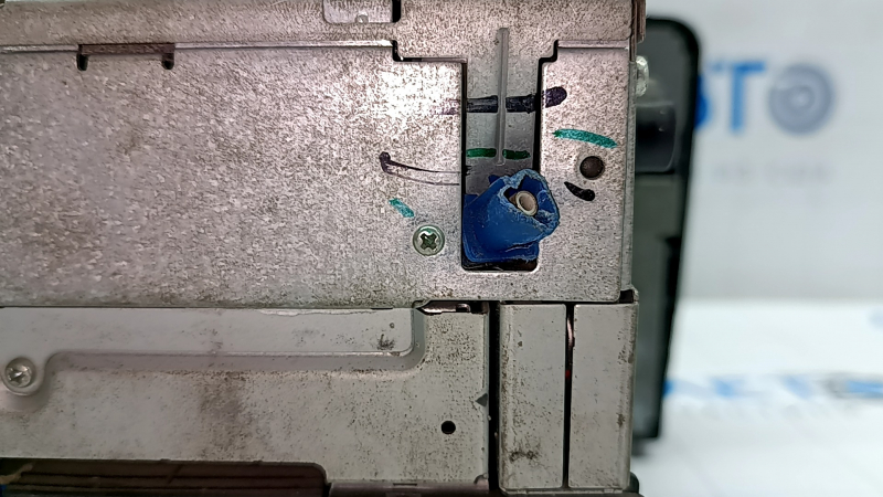COMAND монитор, дисплей, навигация Mercedes W164 ML царапина, дефект фишки