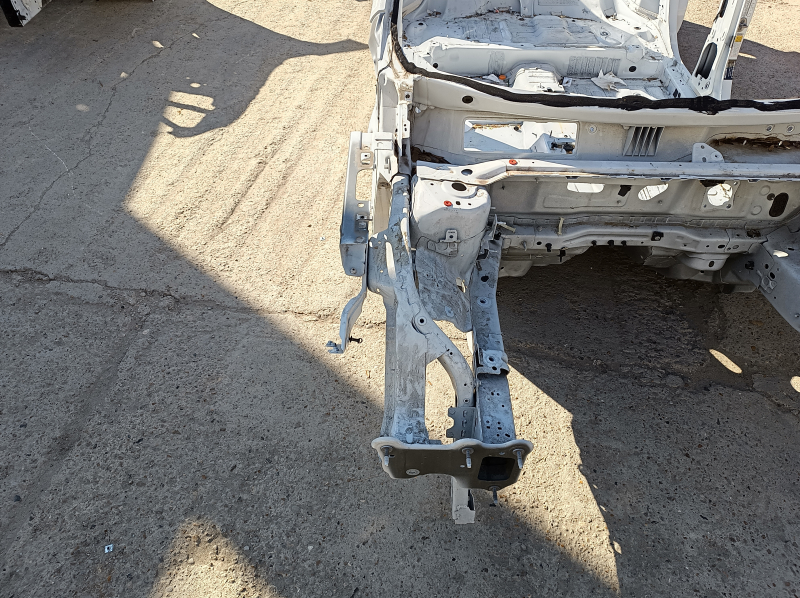 Четверть передняя правая Ford Escape MK4 20-25 тип 1 на кузове, белая
