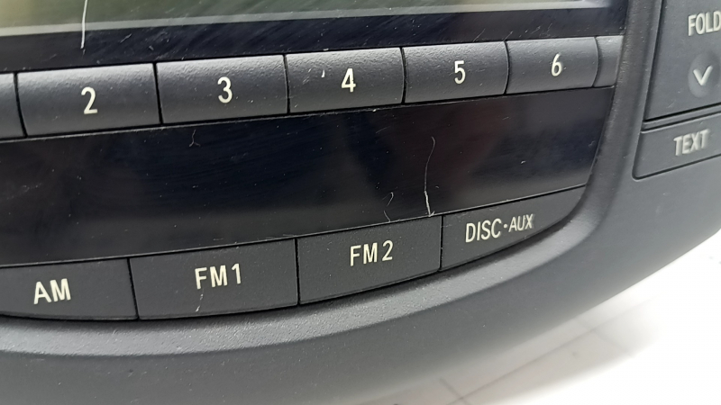 Головное устройство Toyota Rav4 06-12 царапины, скол