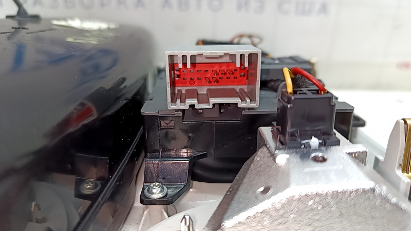 Плафон освещения передний Jeep Cherokee KL 19-23 без люка, серый, с хромом