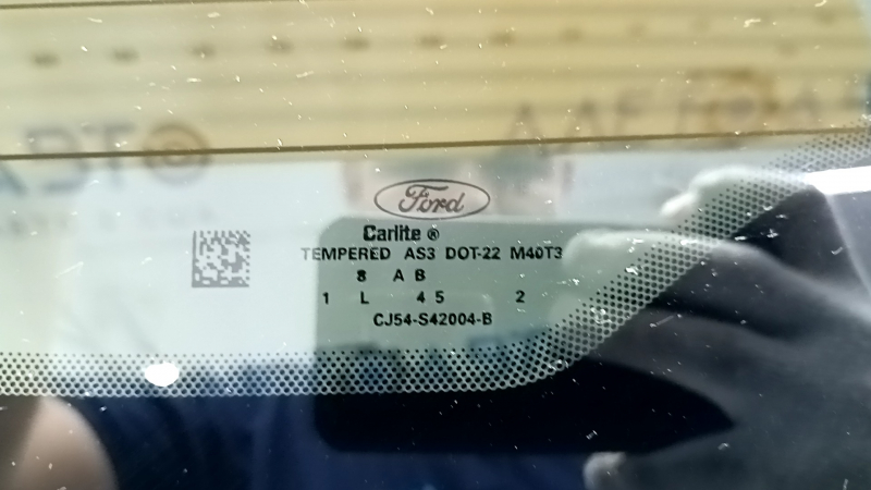 Дверь багажника голая со стеклом Ford Escape MK3 17-19 рест, тонировка, графит J7, с мотором и поводком, вмятина, тычки