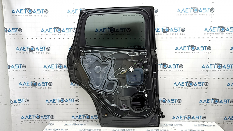 Дверь в сборе задняя левая Ford Escape MK3 13-19 тонировка, графит J7, царапины на накладке