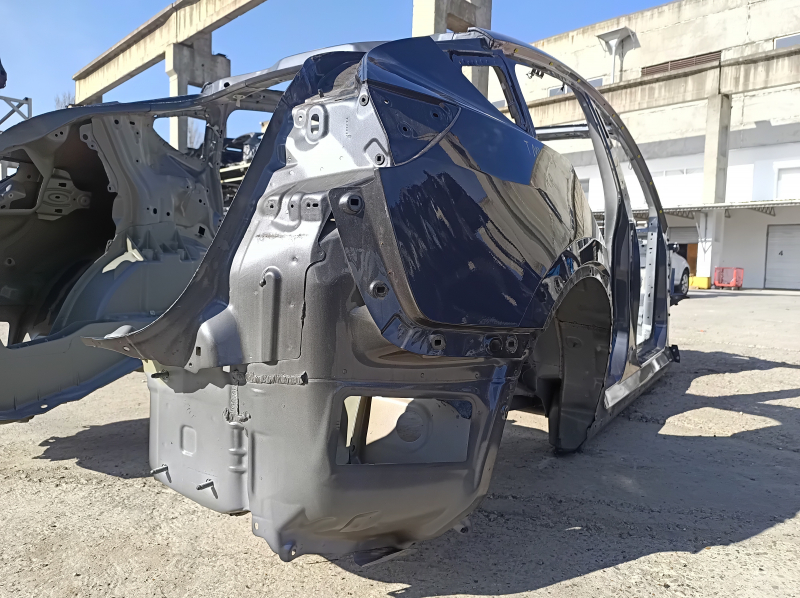 Четверть крыло задняя правая Tesla Model Y 20-25 на кузове, литой лонжерон, железная филенка, графит