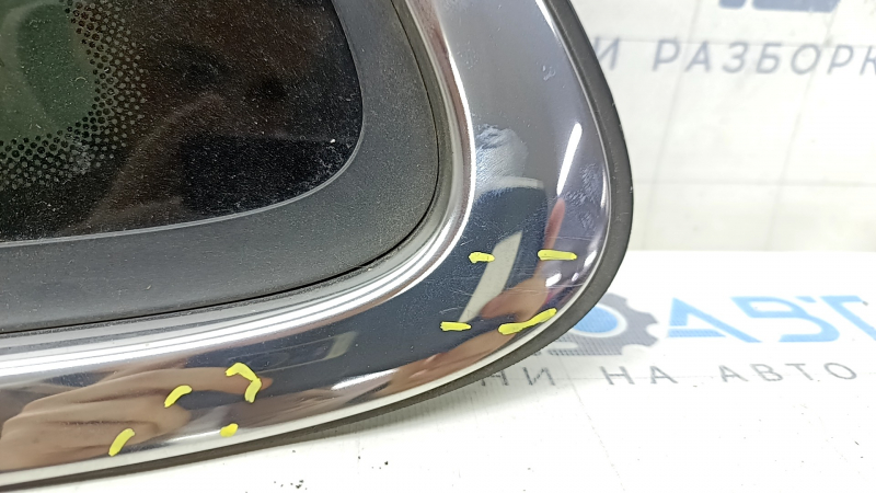 Подробный вид внутренней стороны форточки для Jeep Cherokee 2014-2020, без повреждений
