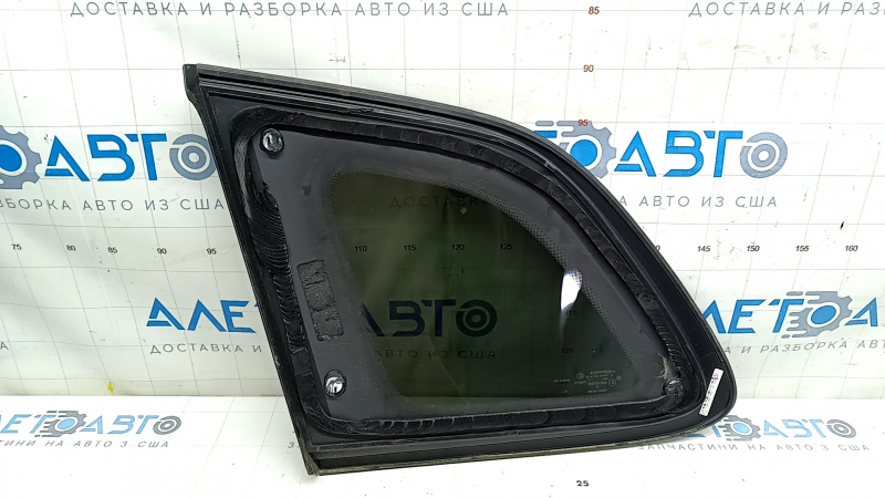Форточка глухое стекло задняя правая Jeep Cherokee KL 19-22 хром, царапины на хроме