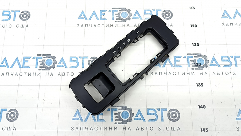 Накладка на шифтер КПП Ford Escape MK3 17-19 черная