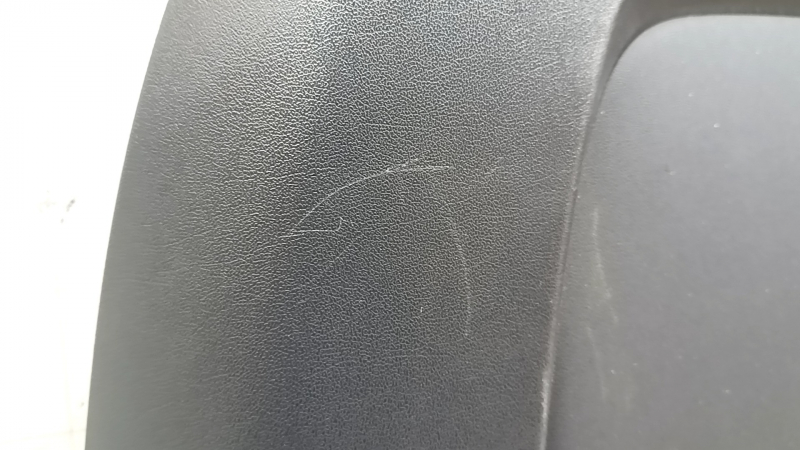 Накладка водительского сидения задняя Tesla Model 3 18-23 черная, царапины, сломано крепление