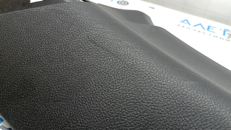 Накладка задней стойки правая Jeep Grand Cherokee WK2 17-21 задняя, черная, царапины