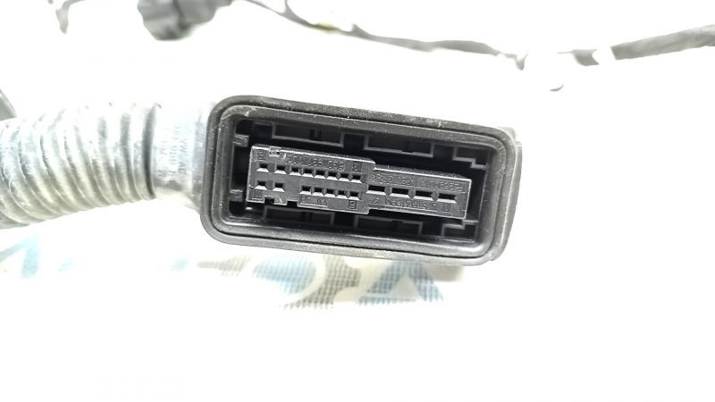 Проводка двери задней левой Audi Q5 80A 18-24 keyless
