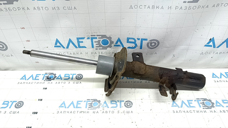 Амортизатор передний правый Ford Escape MK3 16-19 прямая чашка, ржавый