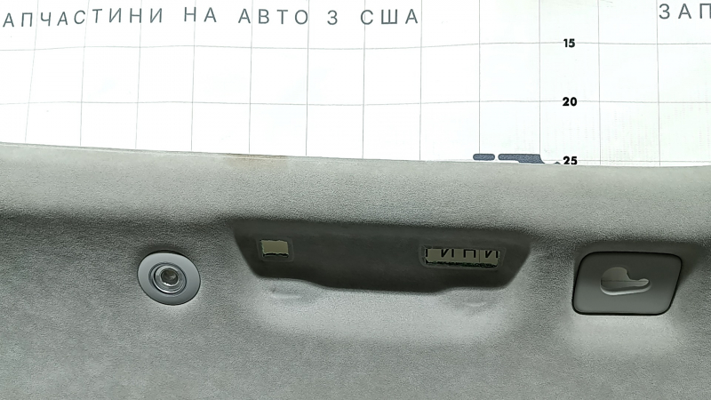Обшивка потолка Audi Q7 16-19 под панораму, серая алькантара, с плафонами и сетками динамиков, под чистку