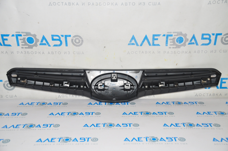 Решетка радиатора grill верхняя Subaru Forester 14-16 SJ дорест