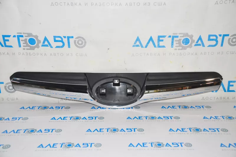 Решетка радиатора grill верхняя Subaru Forester 14-16 SJ дорест