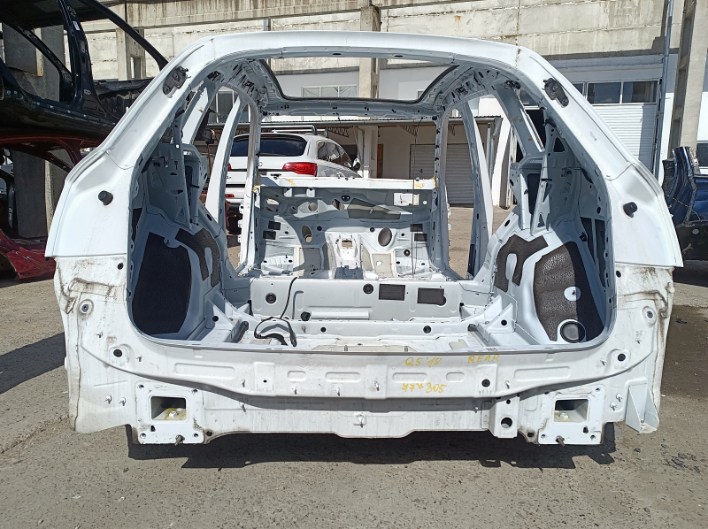 Задняя панель Audi Q5 80A 18-24 2 части, на кузове, белая