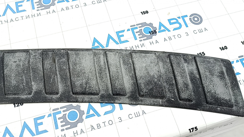 Накладка заднего бампера Subaru Forester 14-18 SJ структура, царапины, потертости