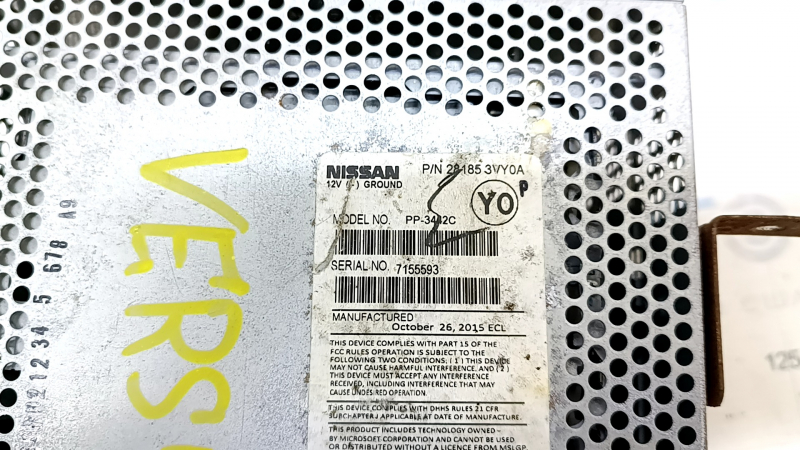 Головное устройство Nissan Versa 15-19 рест царапины