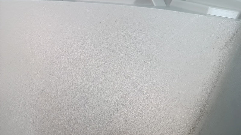 Накладка задней стойки левая Toyota Prius V 12-17 серая, 2 части, царапины, сломано крепления