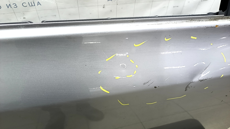 Дверь голая передняя правая Toyota Prius V 12-17 keyless, серебро 1F7, тычка, примятость