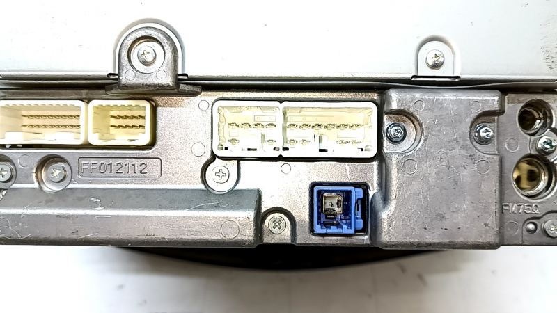 Головное устройство Toyota Rav4 06-12 царапины