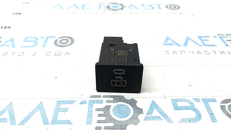 USB Hub центральной консоли Ford Bronco Sport 21-26 передний