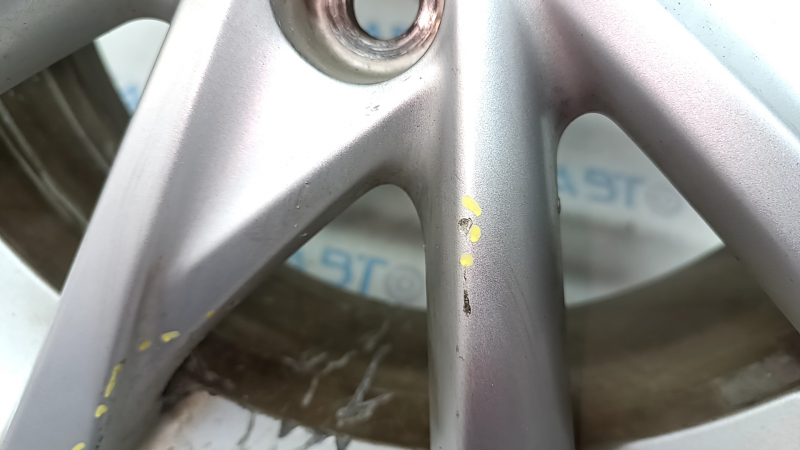 Диск колесный R17x7J Toyota Prius V 12-14 бордюрка