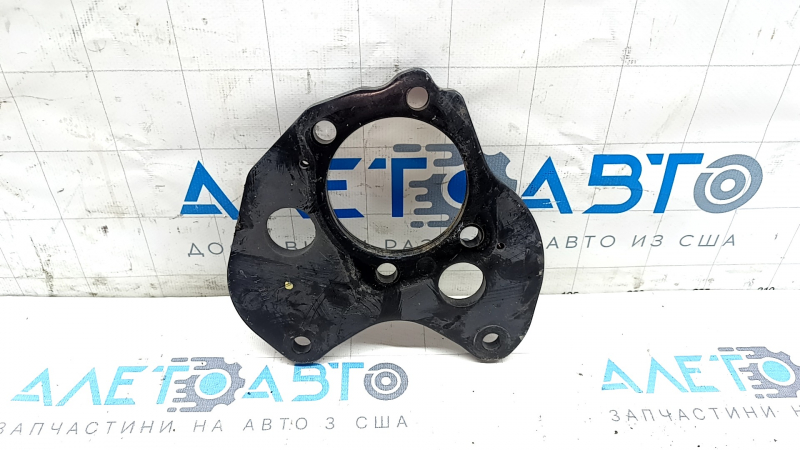 Кронштейн ступицы задний левый Nissan Leaf 13-17