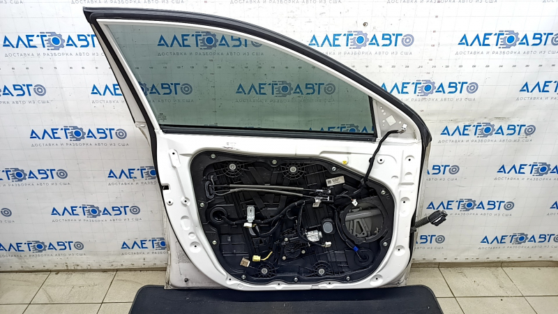 Дверь в сборе передняя левая Kia Niro 17-22 keyless, белый SWP, окрас 0.25-0.3, песок, царапины