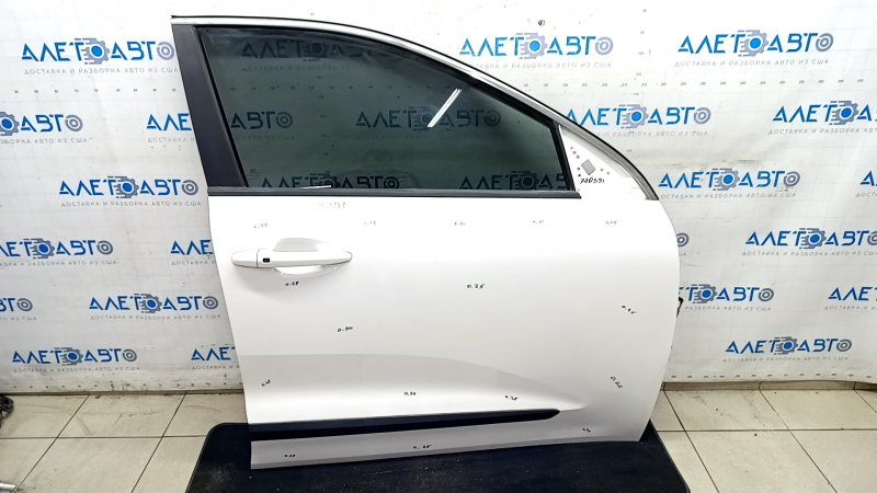 Дверь в сборе передняя правая Kia Niro 17-22 keyless, белый SWP, окрас 0.25-0.3, тычки, песок