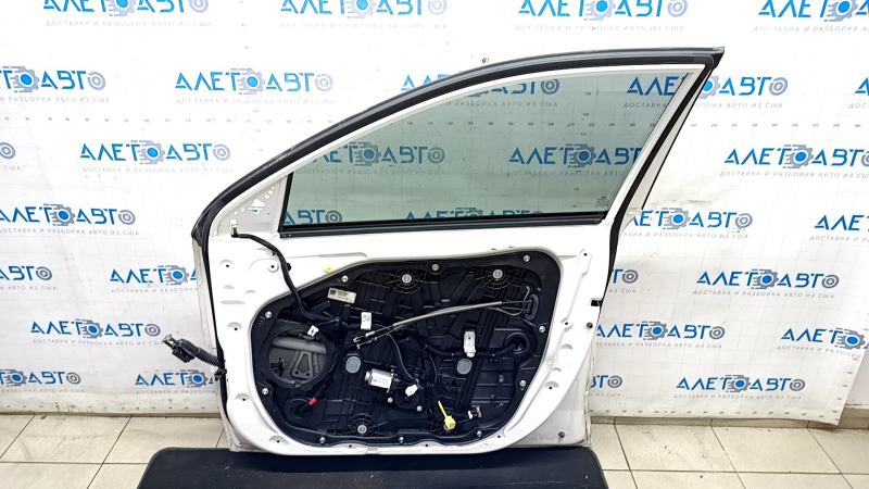 Дверь в сборе передняя правая Kia Niro 17-22 keyless, белый SWP, окрас 0.25-0.3, тычки, песок