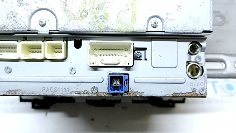 Головное устройство Toyota Prius 30 10-11 дорест, JBL, царапины, сломано крепление