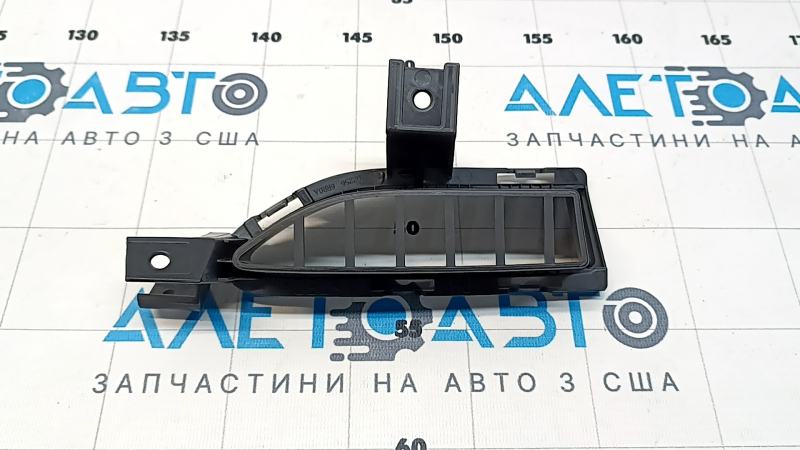 Решетка воздуховода переднего бампера правая Nissan Rogue 21-23 US built
