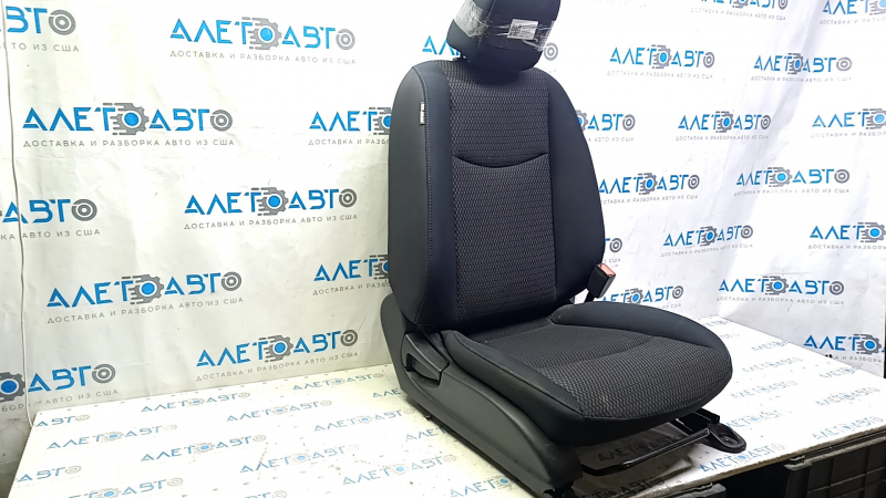 Сидение Nissan Leaf 2011-2017, общий вид спереди с подогревом и без airbag